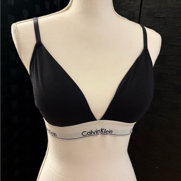 Calvin Klein Black and White Triangle Bralette - Picture 1 of 7